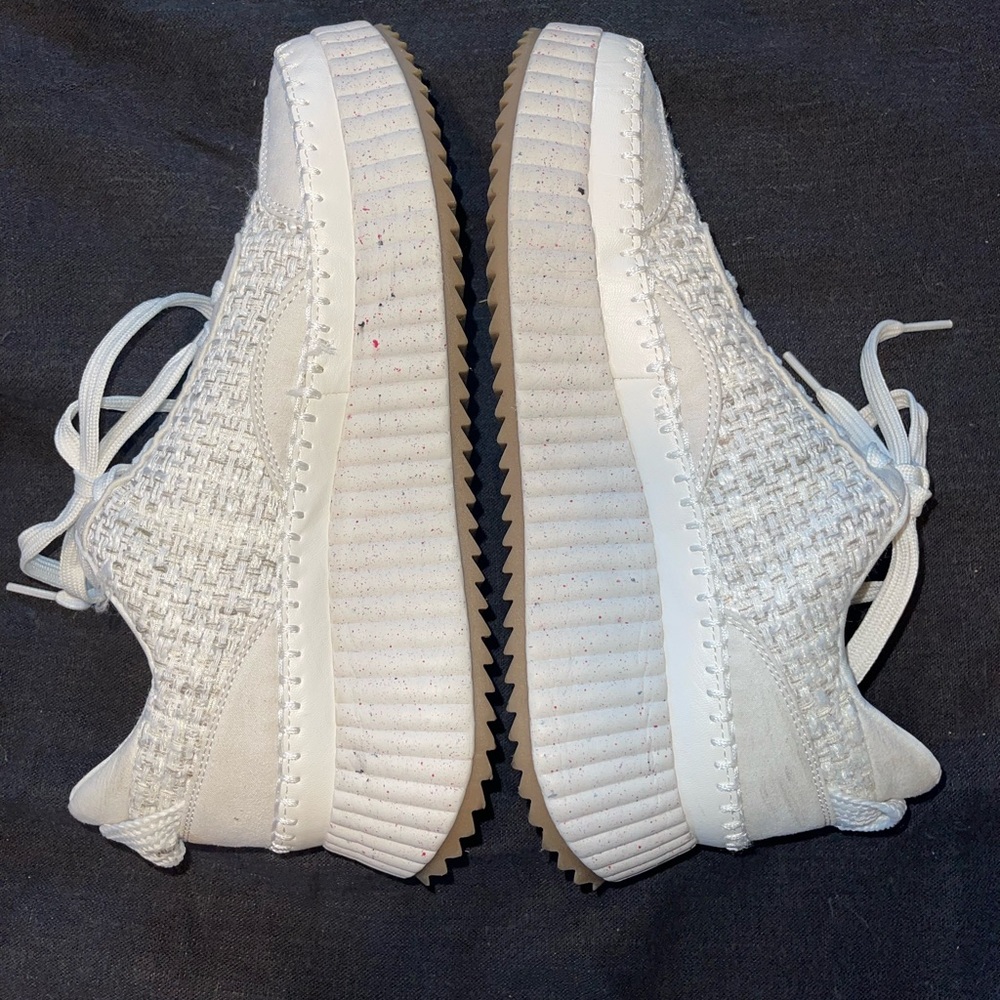 Universal Thread Sneakers - image 3